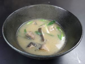クリックで拡大表示 ブチススキベラのみそ汁