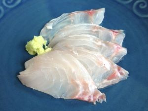 クリックで拡大表示 マシラーの刺身