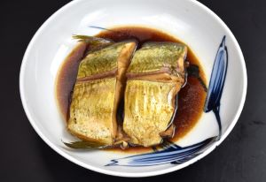 クリックで拡大表示 クロヒラアジの煮つけ