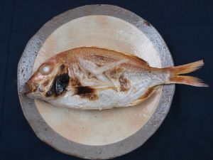 クリックで拡大表示 キビレアカレンコの塩焼き