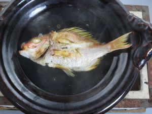 クリックで拡大表示 キビレアカレンコの骨酒