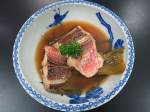 クリックで拡大表示 ヨコスジフエダイの煮つけ