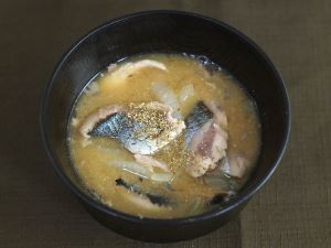 クリックで拡大表示 サンマのみそ汁