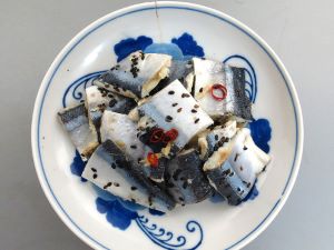 クリックで拡大表示 さんまのごま漬け