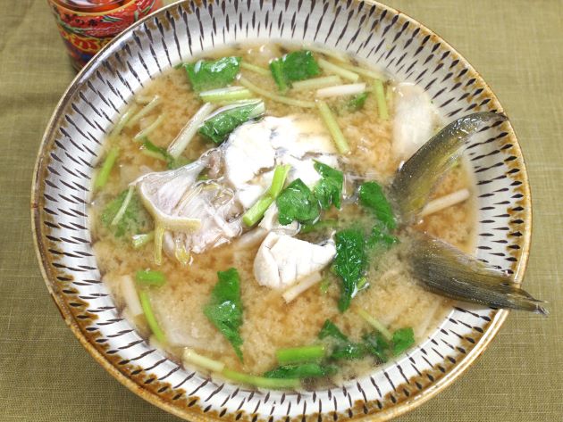 シマアジのみそ汁(魚汁)
