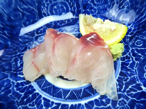 クリックで拡大表示 キンメヒメダイの刺身