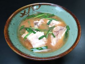 クリックで拡大表示 ヒレジロマンザイウオのみそ汁