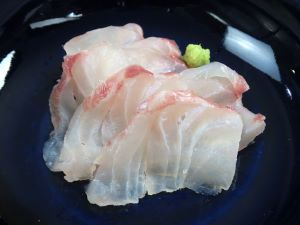 クリックで拡大表示 ホウセキハタの刺身