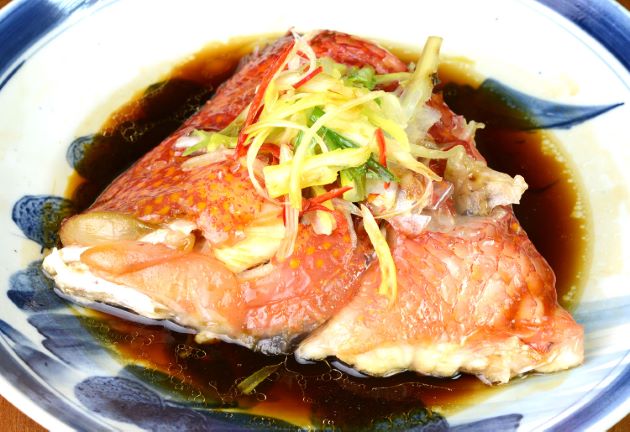 タキベラの蒸し魚