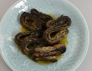 クリックで拡大表示 焼きワラスボの煮つけ