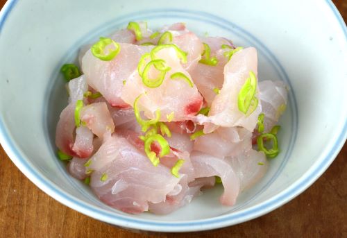 クリックで拡大表示 シマセトダイの刺身